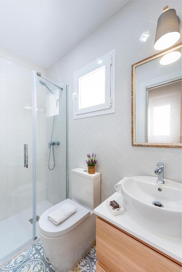 Genteel Home Juan Rabadan Seville Luaran gambar
